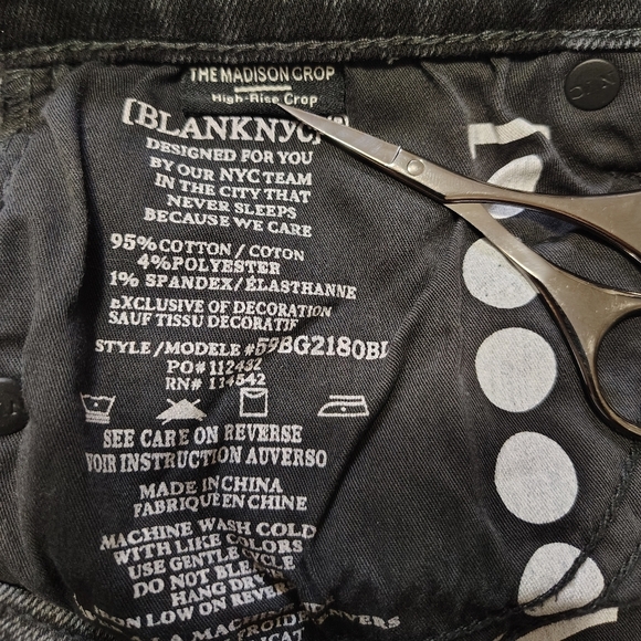 Blanknyc women's jeans the Madison crop pants, star patches,high rise, sz 26. - Picture 15 of 16
